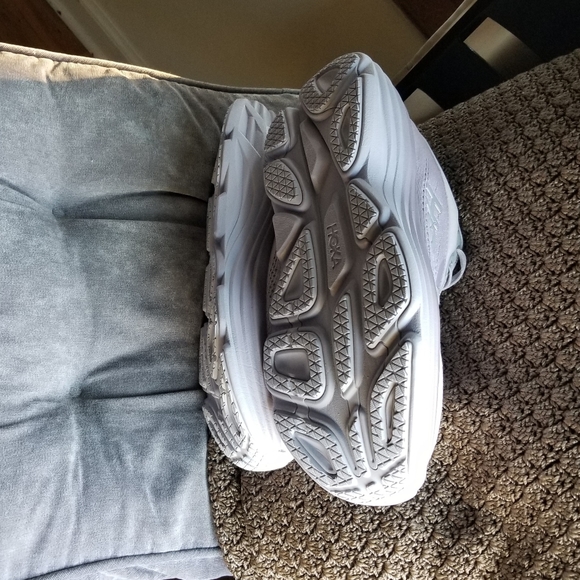 NWOT- Hoka Bondi 8 size 11D - Picture 2 of 6